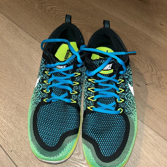 Nike running shoes - Picture 2 of 6